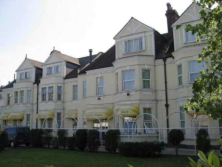 Hotel Croydon Court