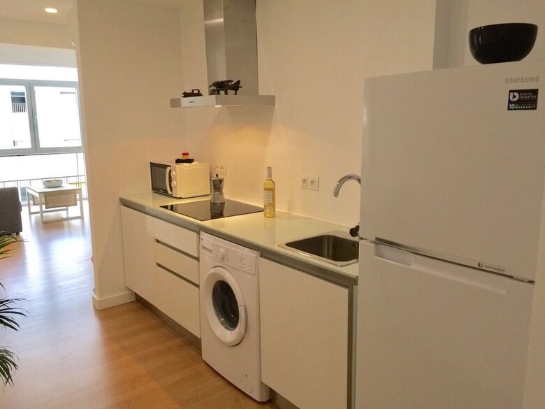 Apartamentos Ahro Suites Plaza Mar�a Guerrero 4