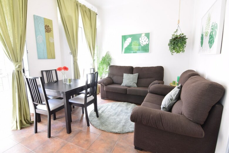 Apartamentos Letmalaga Cervantes