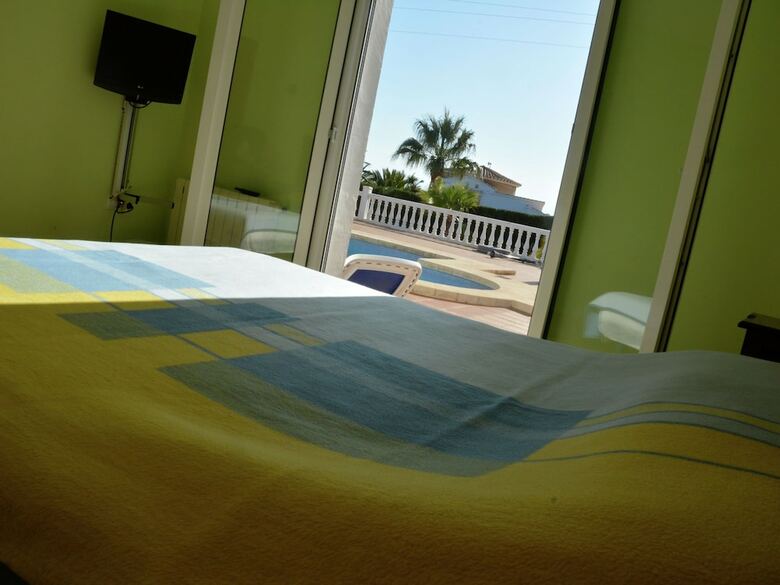 Spacious Villa With Private Swimming Pool In Ambolo
