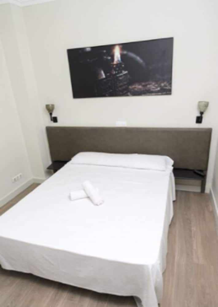 Pension Nwt Central Station Valencia