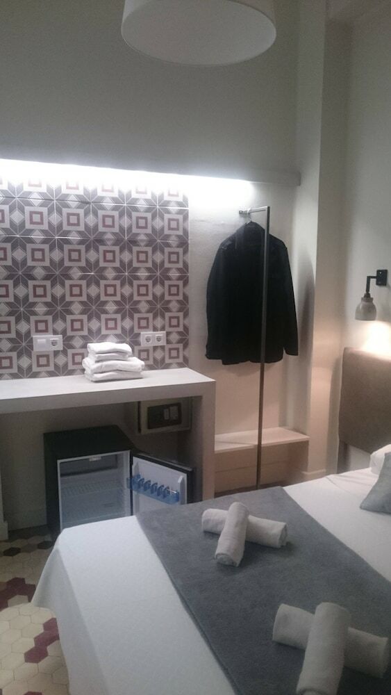 Pension Nwt Central Station Valencia