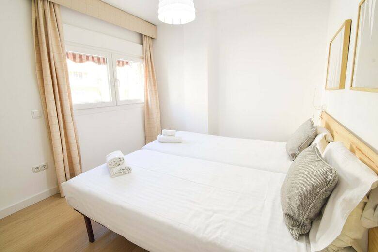 Apartamentos Letmalaga Lord Beach