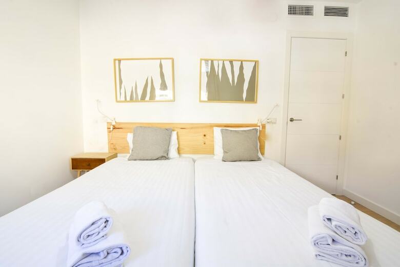 Apartamentos Letmalaga Lord Beach