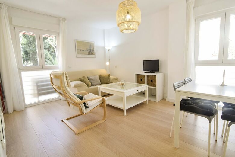 Apartamentos Letmalaga Lord Beach