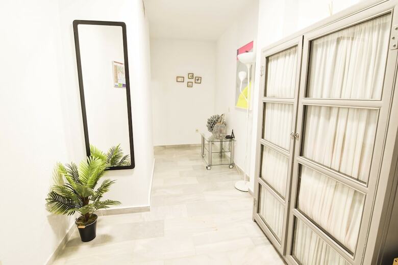 Apartamentos Letmalaga Lord Beach