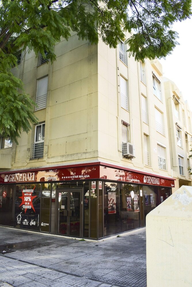 Apartamentos Letmalaga Lord Beach