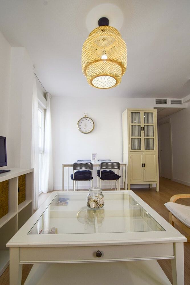 Apartamentos Letmalaga Lord Beach