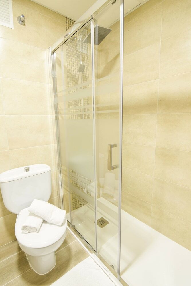 Apartamentos Letmalaga Lord Beach