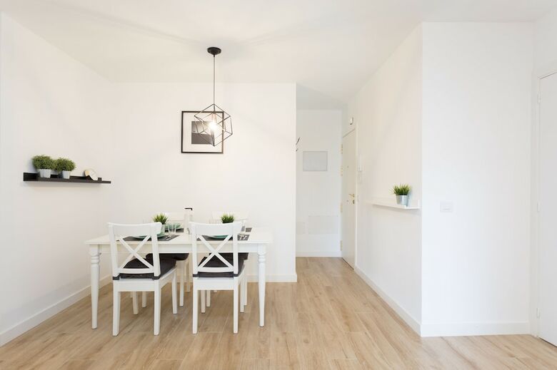 Homelike Modern Center Apartment