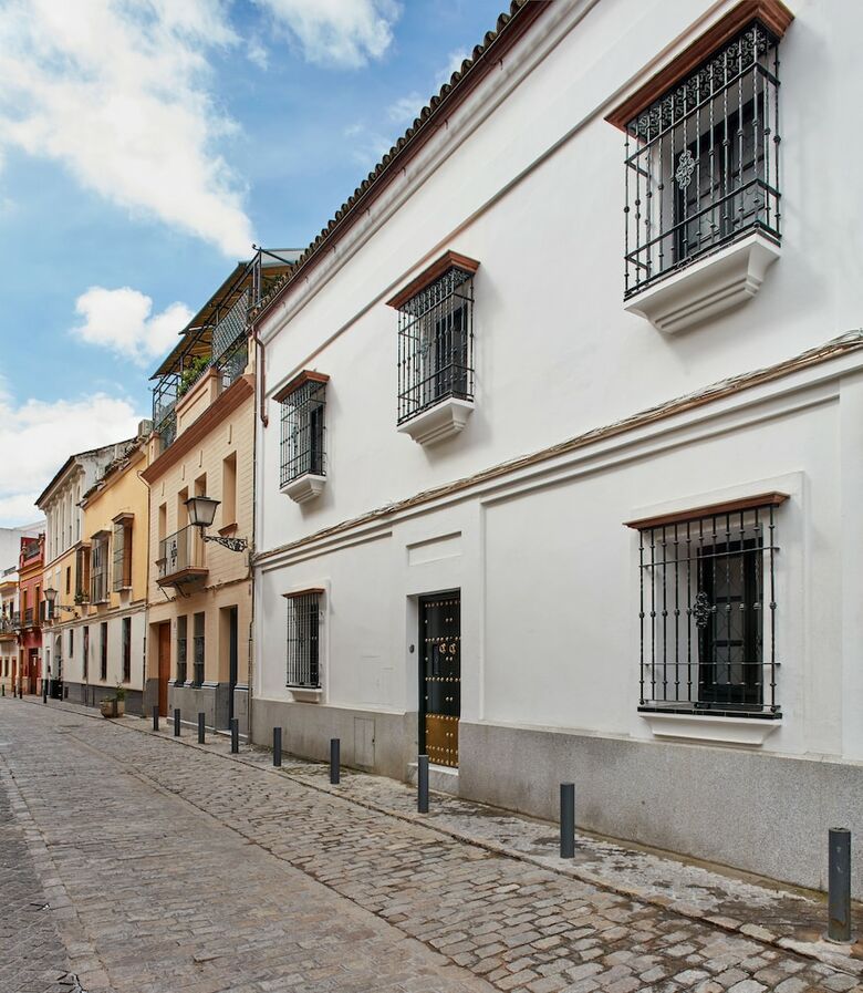 Bed & Breakfast Triana House