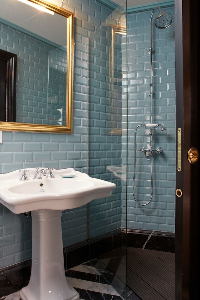 Bed & Breakfast Triana House