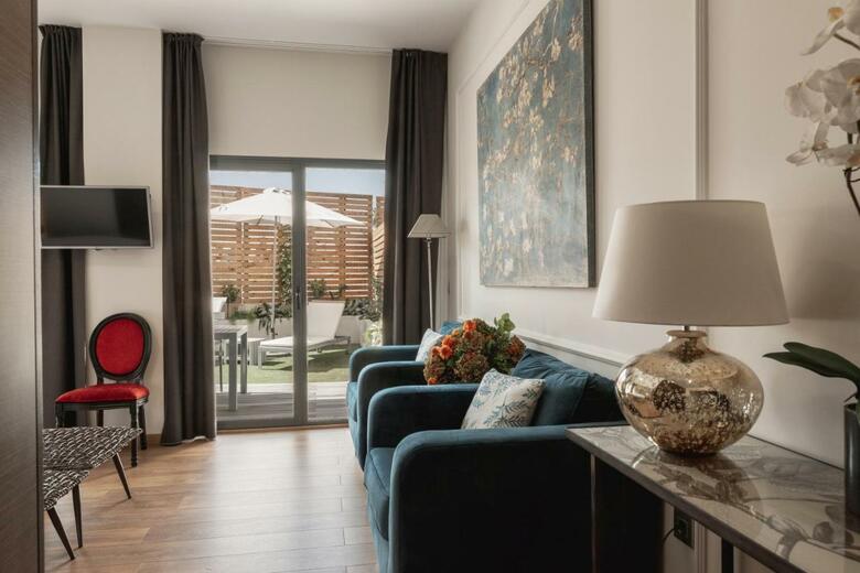 Hotel Sevilla Green Suites