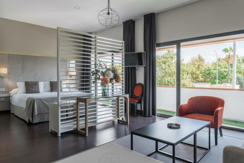 Hotel Sevilla Green Suites