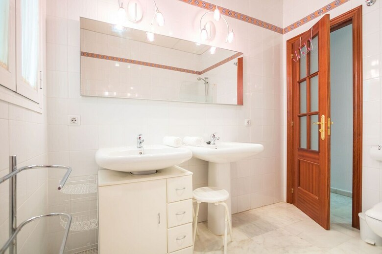 Apartamentos Redes Central Suite By Valcambre
