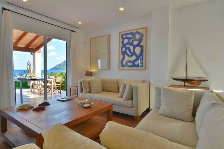 Luxurious Sea Front Villa In Mallorca