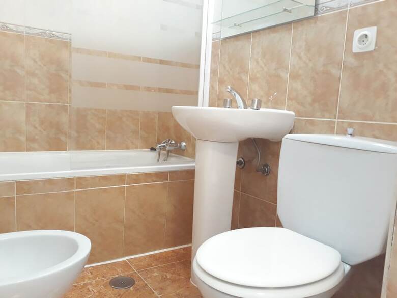 Bonito Apartamento En Triana 638