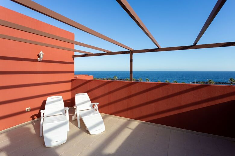 Apartamentos Homelike Sea Front Duplex Terrace Pool