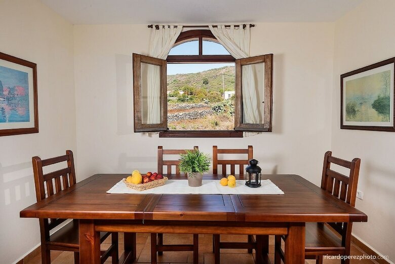 Agroturismo La Casa Del Abuelito Juli�n En El Hierro