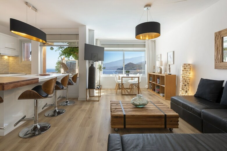 Homelike Stunning Atlantic Views Apartment