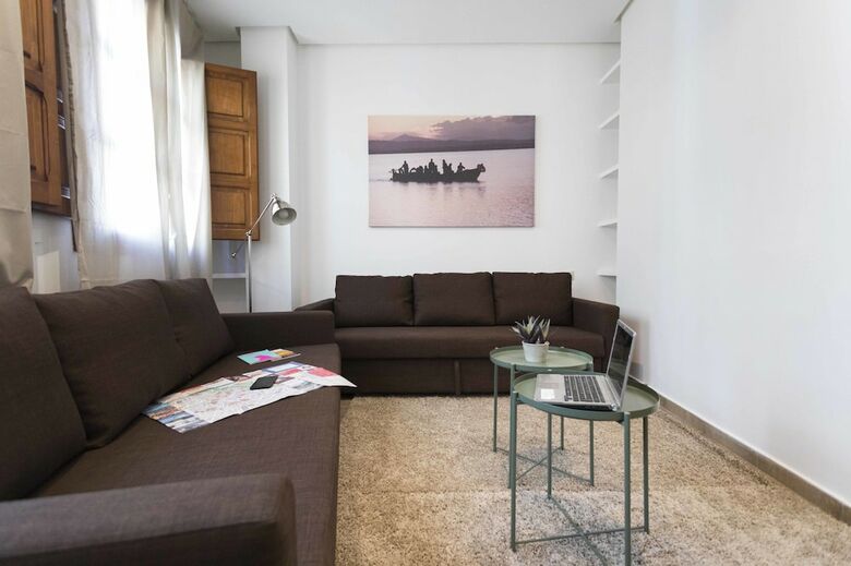 Apartamentos Bolseria Street