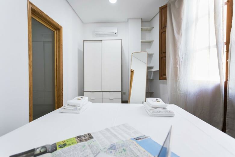 Apartamentos Bolseria Street