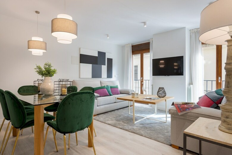 Unbeatable Location One Step Away From The Cathedral 3 Bd Apart. Cabildo V