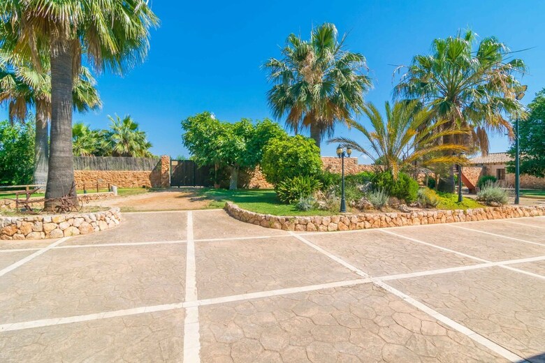 Apartamentos Finca Son Amora (Es Nins)