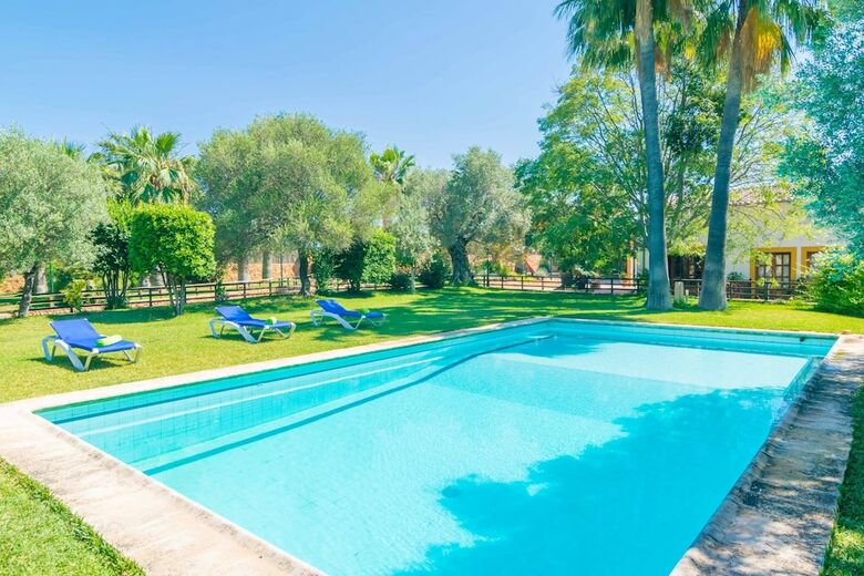 Apartamentos Finca Son Amora (Es Senyors)