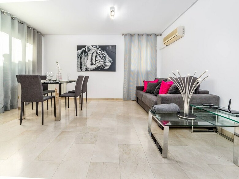 Apartamento Travel Habitat �tico Comedias