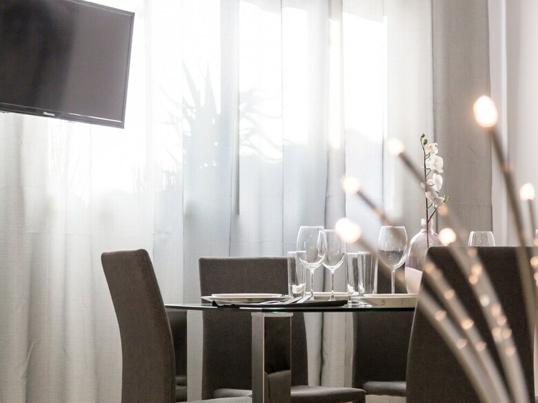Apartamento Travel Habitat �tico Comedias