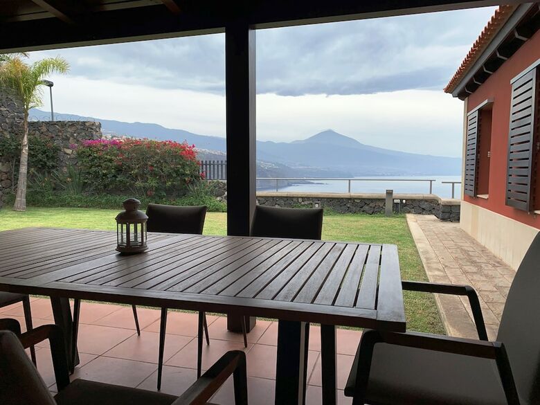 Villa Prime Sea Mountain Views Home With Pool