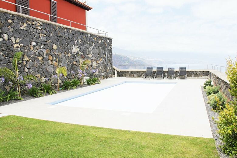 Villa Prime Sea Mountain Views Home With Pool