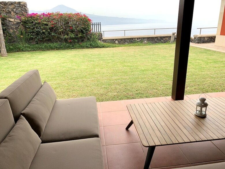 Villa Prime Sea Mountain Views Home With Pool