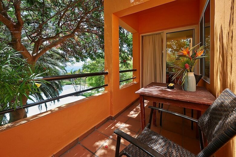 Apartamentos Finca Tropical