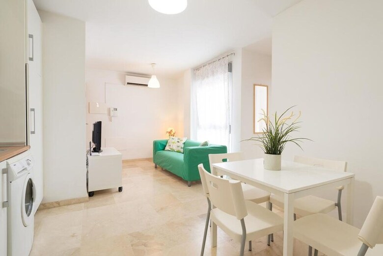 107401 - Apartment In Malaga