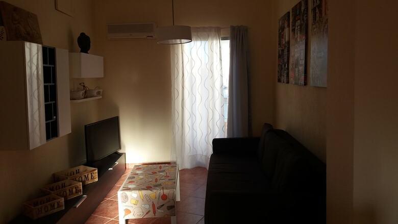 Apartmentsuitespain Beach Economy
