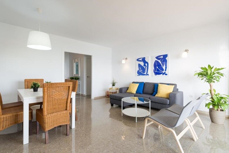 107386 - Apartment In Malaga