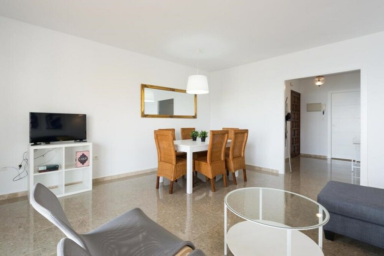 107386 - Apartment In Malaga