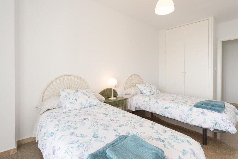 107386 - Apartment In Malaga