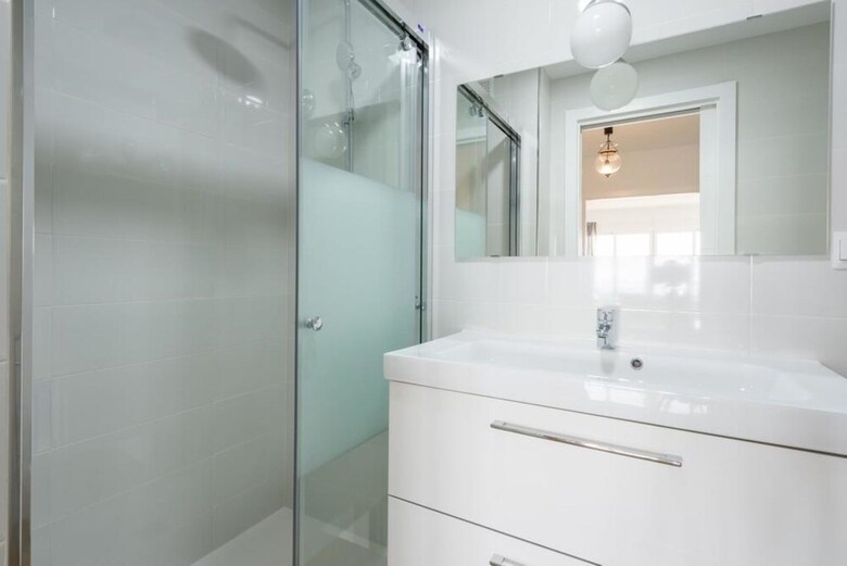 107386 - Apartment In Malaga