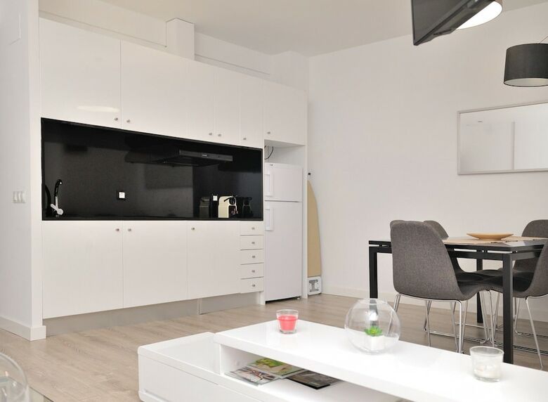 Apartamentos Travel Habitat Ayuntamiento