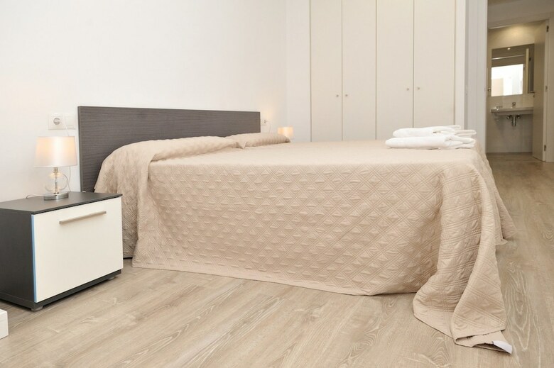 Apartamentos Travel Habitat Ayuntamiento