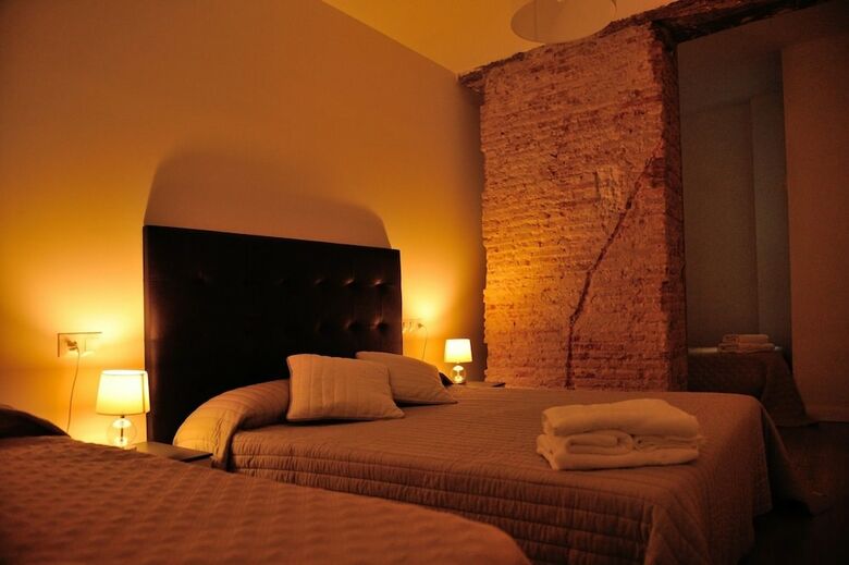 Apartamentos Travel Habitat Ayuntamiento
