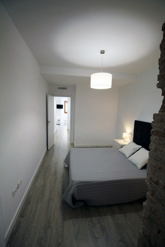 Apartamentos Travel Habitat Ayuntamiento