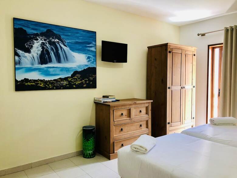 Apartamentos Frontera
