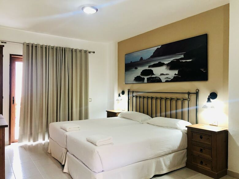 Apartamentos Frontera