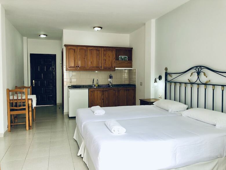 Apartamentos Frontera