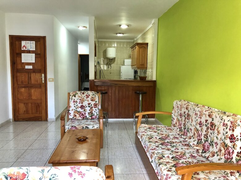 Apartamentos Frontera