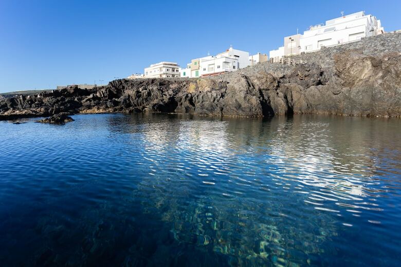 Apartamentos Homelike Stunning Sea Front House + Wifi